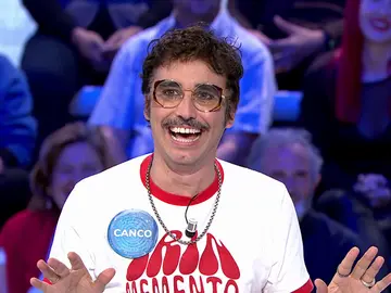 El romántico efecto de las gafas de Ana Guerra: “Sólo veo corazoncitos y a Víctor Elías” El romántico efecto de las gafas de Ana Guerra: “Sólo veo corazoncitos y a Víctor Elías”