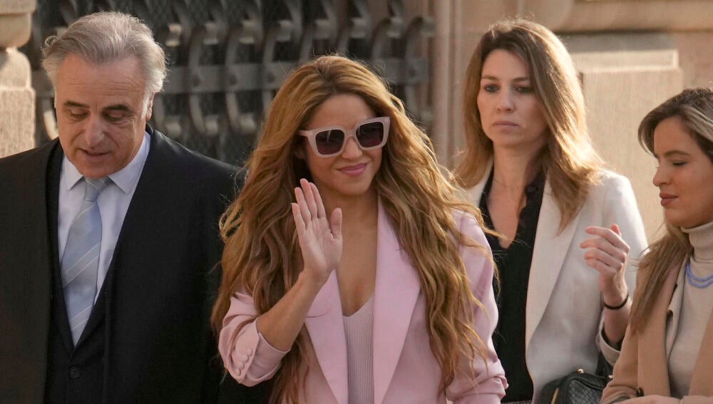La pulla del abogado de Shakira a Piqué: "Enamorarse de Ramos le habría  costado menos dinero"