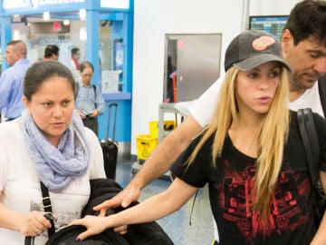 Shakira, junto a la niñera de sus hijos Lilly Melgar