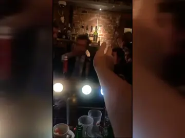 Agresión en una cafetería al ultraderechista neerlandés Thierry Baudet Agresión en una cafetería al ultraderechista neerlandés Thierry Baudet
