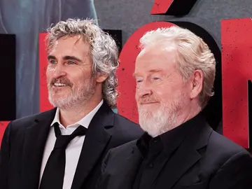 Joaquin Phoenix y Ridley Scott en el Museo del Prado por el preestreno de Napoleón en Madrid Joaquin Phoenix y Ridley Scott en el Museo del Prado por el preestreno de Napoleón en Madrid