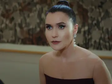Yildiz le confiesa a Ender que se arrepiente de haber dicho que sí a Nadir: "No quiero casarme con él" Yildiz le confiesa a Ender que se arrepiente de haber dicho que sí a Nadir: "No quiero casarme con él"