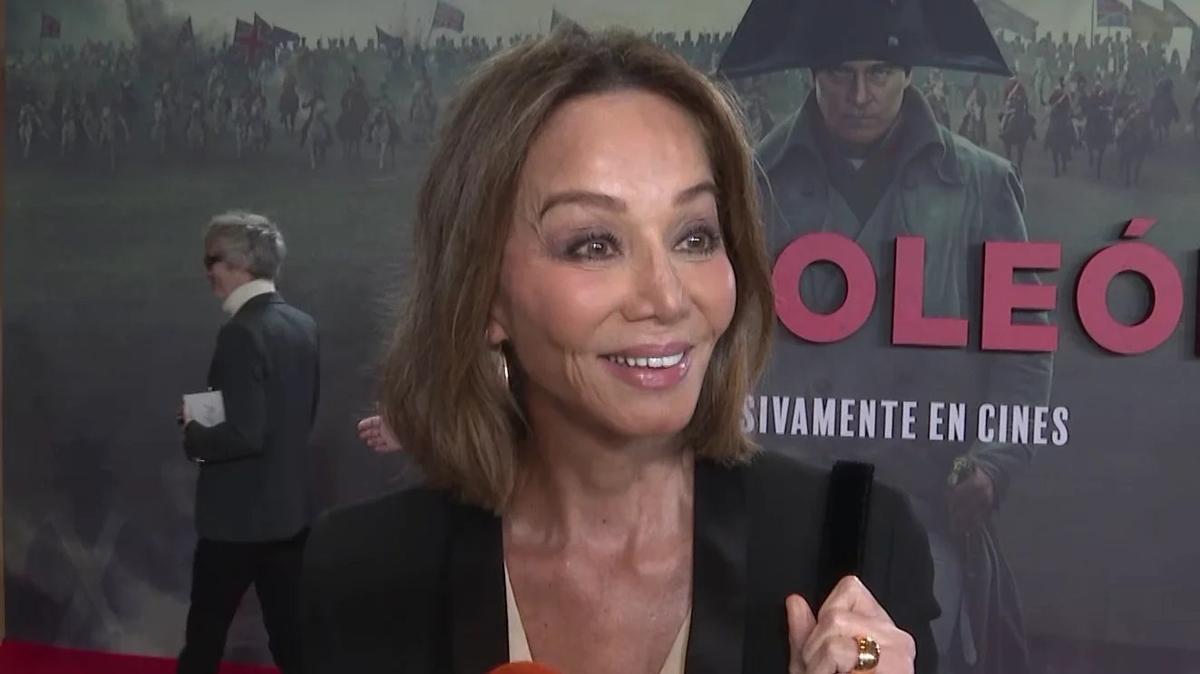 Isabel Preysler en el estreno de la película Napoléon Isabel Preysler en el estreno de la película Napoléon