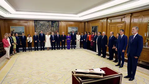 Jura de los 22 ministros ante el rey Felipe VI Jura de los 22 ministros ante el rey Felipe VI
