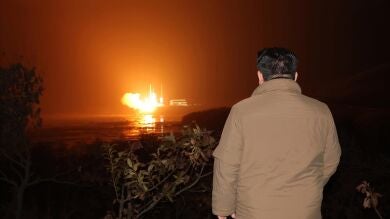 Corea del Norte lanza su primer satélite para espiar a Estados Unidos