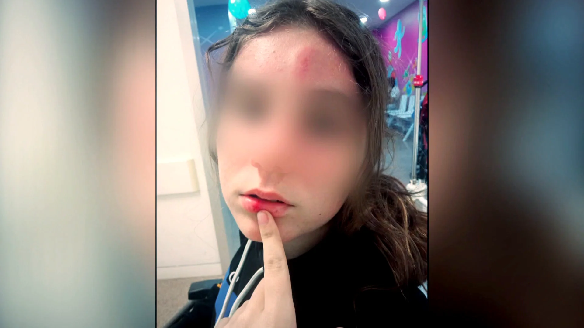 Brutal paliza a una menor a la salida del instituto: "Necesito que identifiquen a los agresores y paguen lo que han hecho" Brutal paliza a una menor a la salida del instituto: "Necesito que identifiquen a los agresores y paguen lo que han hecho"
