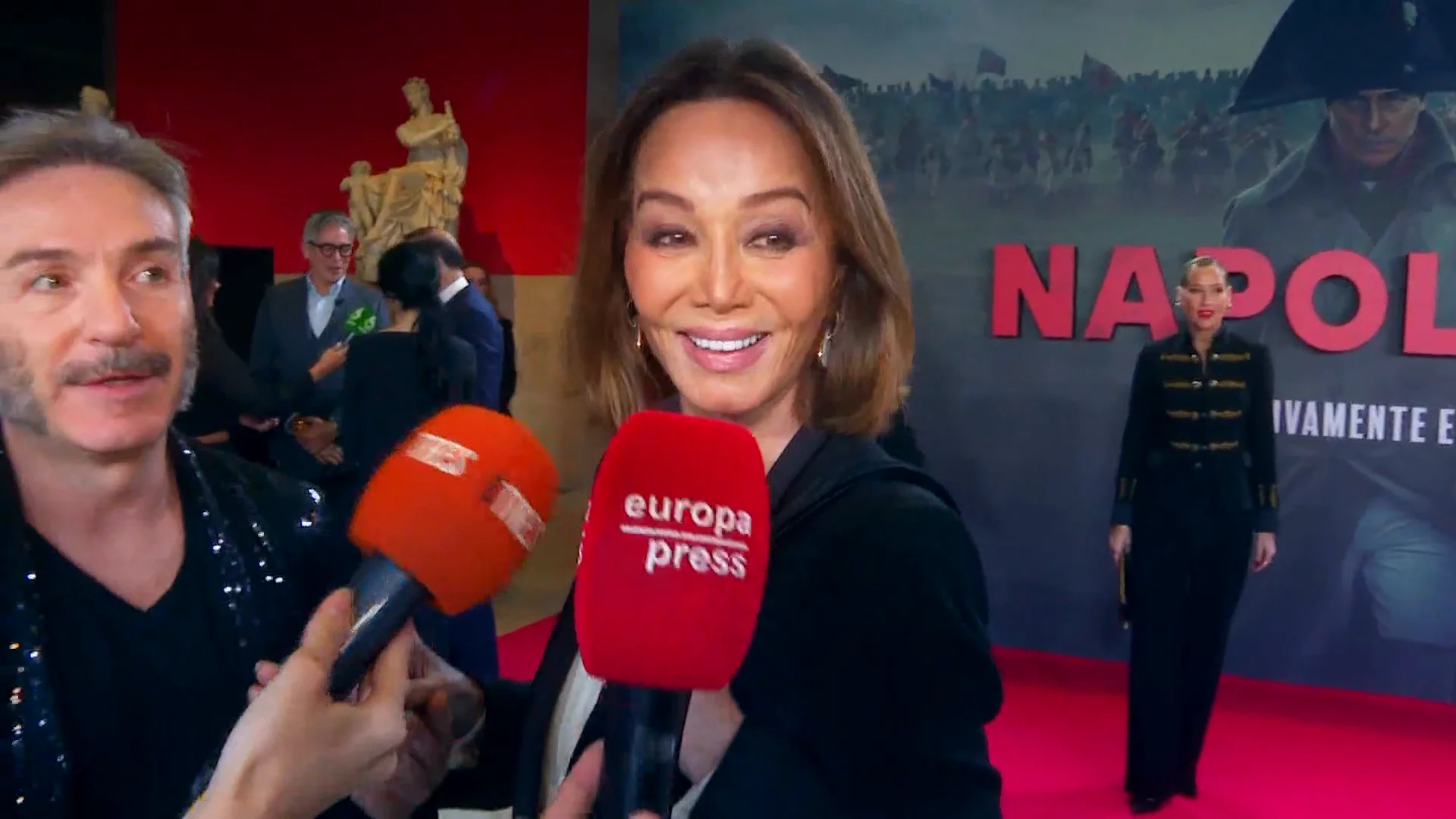 Isabel Preysler reaparece pletórica y disfrutando de su soltería: "No hay ningún Napoleón, estoy muy bien" Isabel Preysler reaparece pletórica y disfrutando de su soltería: "No hay ningún Napoleón, estoy muy bien"