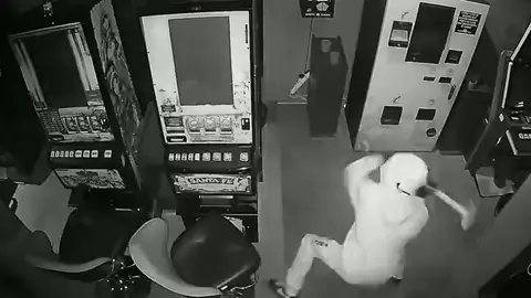 Vídeo: Así actuaba una violenta banda de aluniceros en Madrid Vídeo: Así actuaba una violenta banda de aluniceros en Madrid