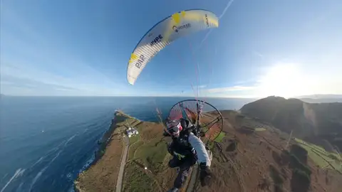 Nicolas Aubert cruza España de norte a sur en paramotor Nicolas Aubert cruza España de norte a sur en paramotor