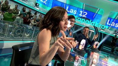 Elena Rivera se viene arriba con Ana Mena: “¿A quién llamo cuando lleguen las 12?”