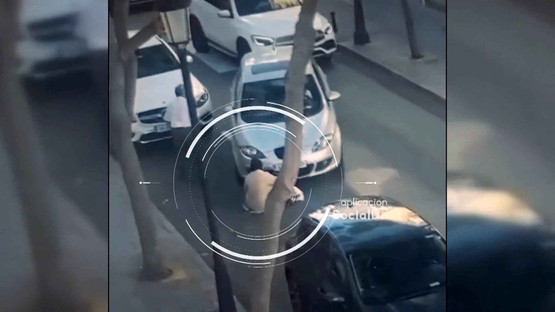 La guerra por conseguir aparcamiento en Fuengirola: "Fue incre&iacute;ble la violencia con la que golpe&oacute; el cap&oacute;"