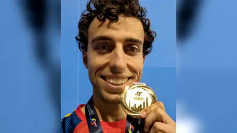 Enrique Rubio con su medalla de oro Enrique Rubio con su medalla de oro