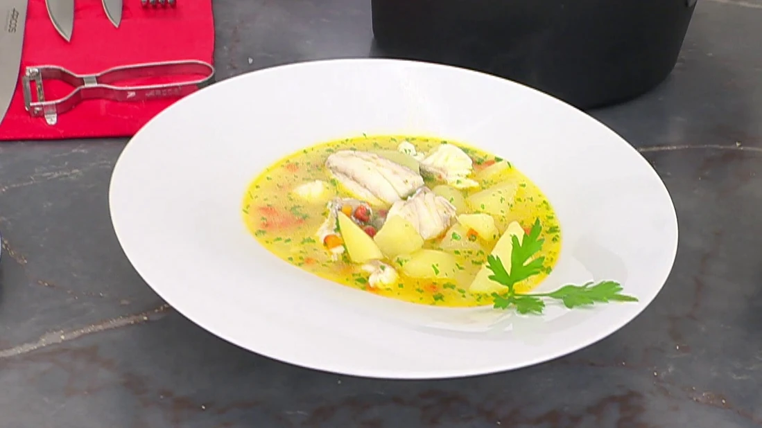 Un plato de cuchara facil&iacute;simo de Argui&ntilde;ano: guiso de patatas y merluza
