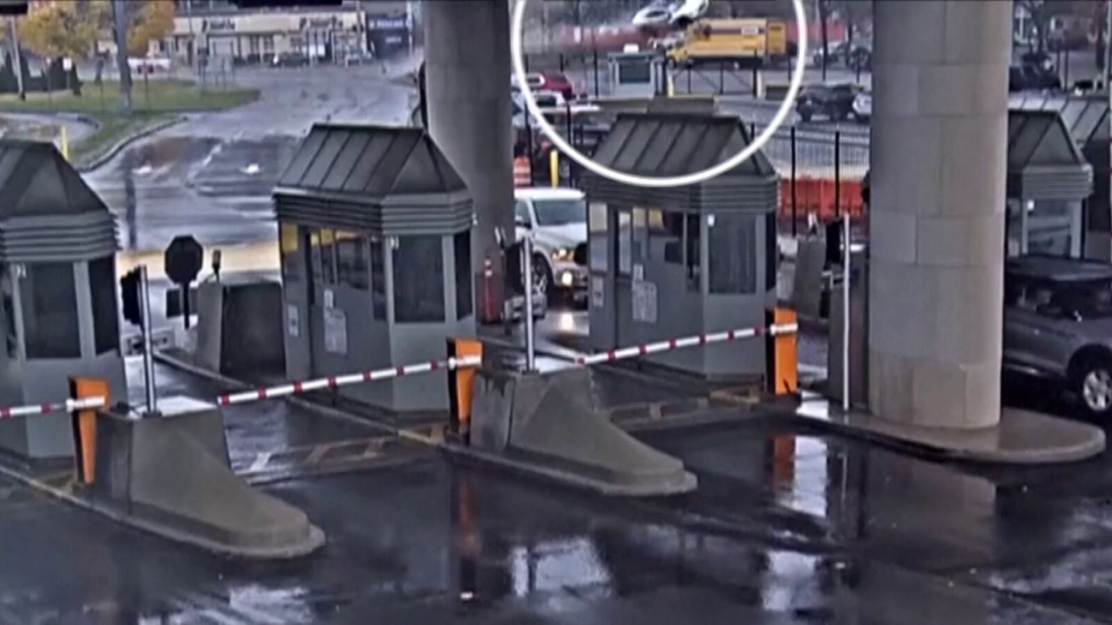 Vídeo: el momento en el que el coche sale volando y explota en la frontera entre EEUU y Canadá