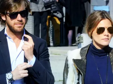 Más imágenes de la cita de Rosauro Varo, pareja de Amaia Salamanca, con su otra 'amiga' en Sevilla Más imágenes de la cita de Rosauro Varo, pareja de Amaia Salamanca, con su otra 'amiga' en Sevilla