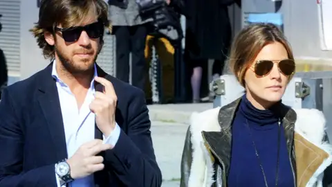 Más imágenes de la cita de Rosauro Varo, pareja de Amaia Salamanca, con su otra 'amiga' en Sevilla Más imágenes de la cita de Rosauro Varo, pareja de Amaia Salamanca, con su otra 'amiga' en Sevilla