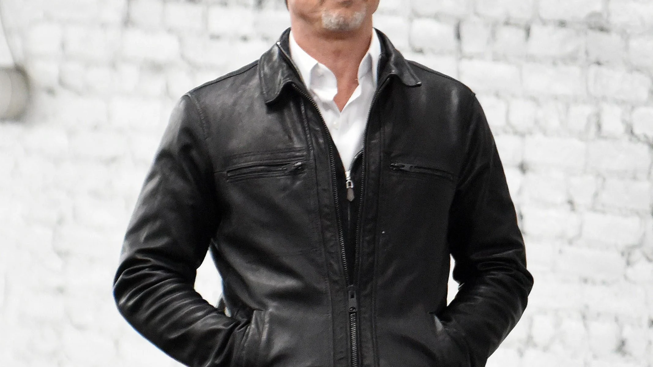 Brad Pitt rodando Wolves en Nueva York en febrero de 2023 Brad Pitt rodando Wolves en Nueva York en febrero de 2023
