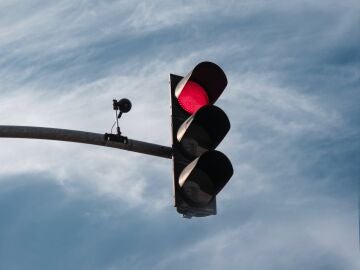Imagen de archivo de un semáforo en rojo