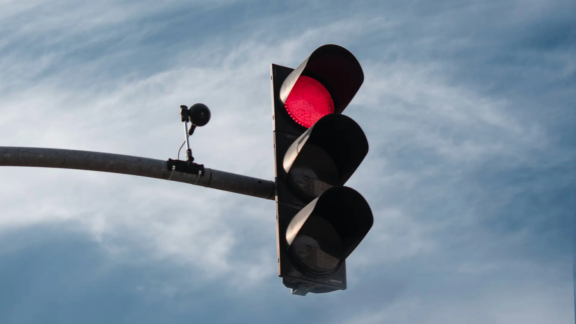 Imagen de archivo de un semáforo en rojo