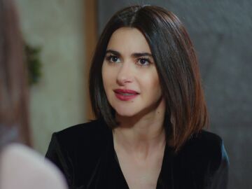 Şahika se deshace de Leyla tras pactar con Ender una tregua en casa