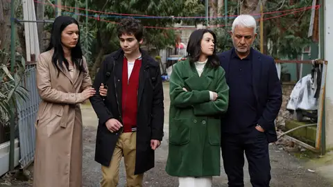 La familia Argun en el capítulo 71 de Pecado Original La familia Argun en el capítulo 71 de Pecado Original