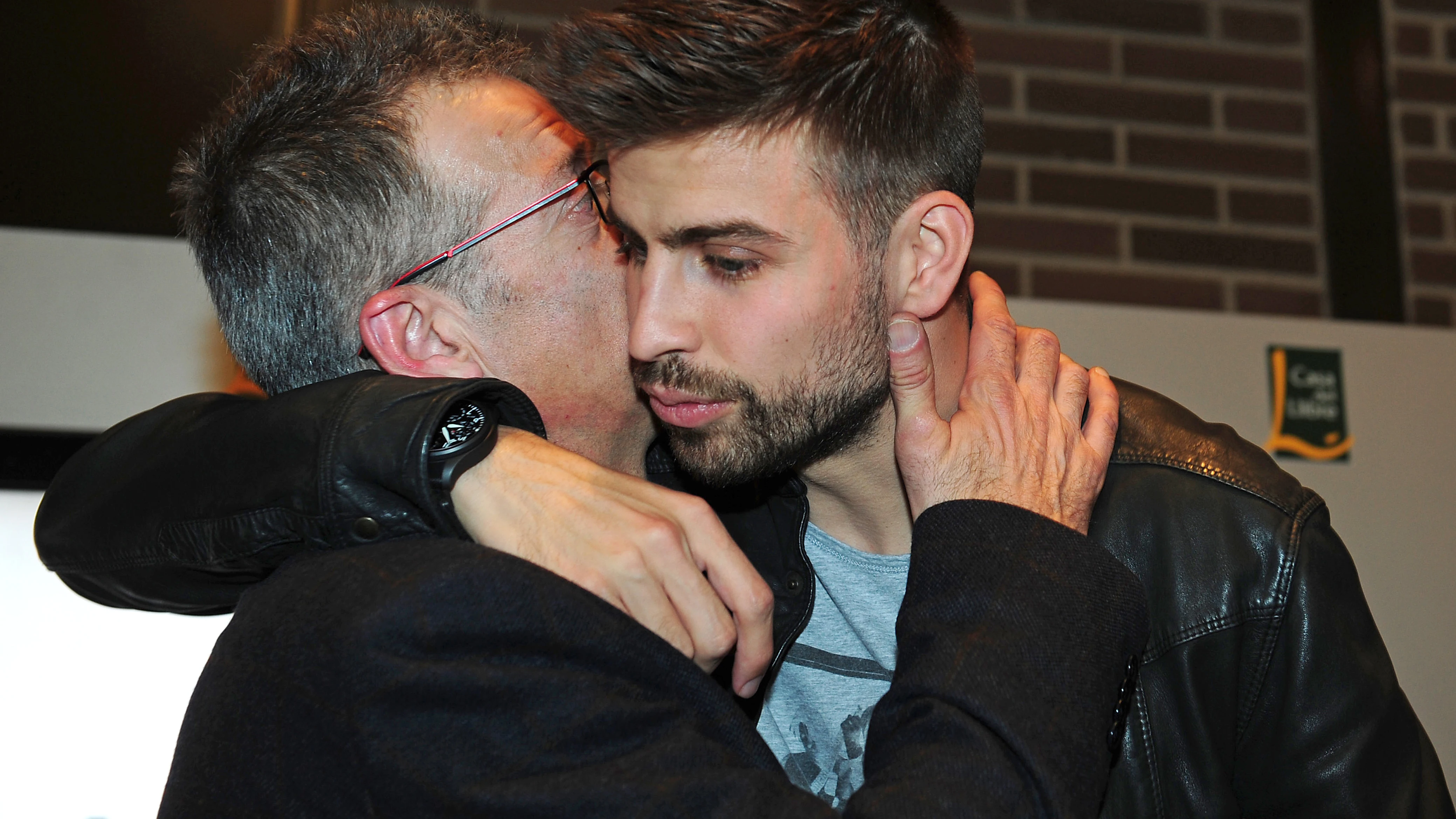 Piqu&eacute;, con su padre Joan