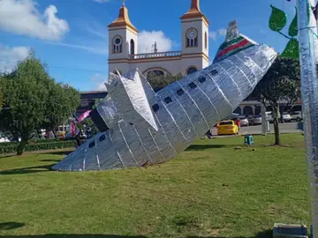 Decoración navideña alusiva al accidente del Chapecoense Decoración navideña alusiva al accidente del Chapecoense