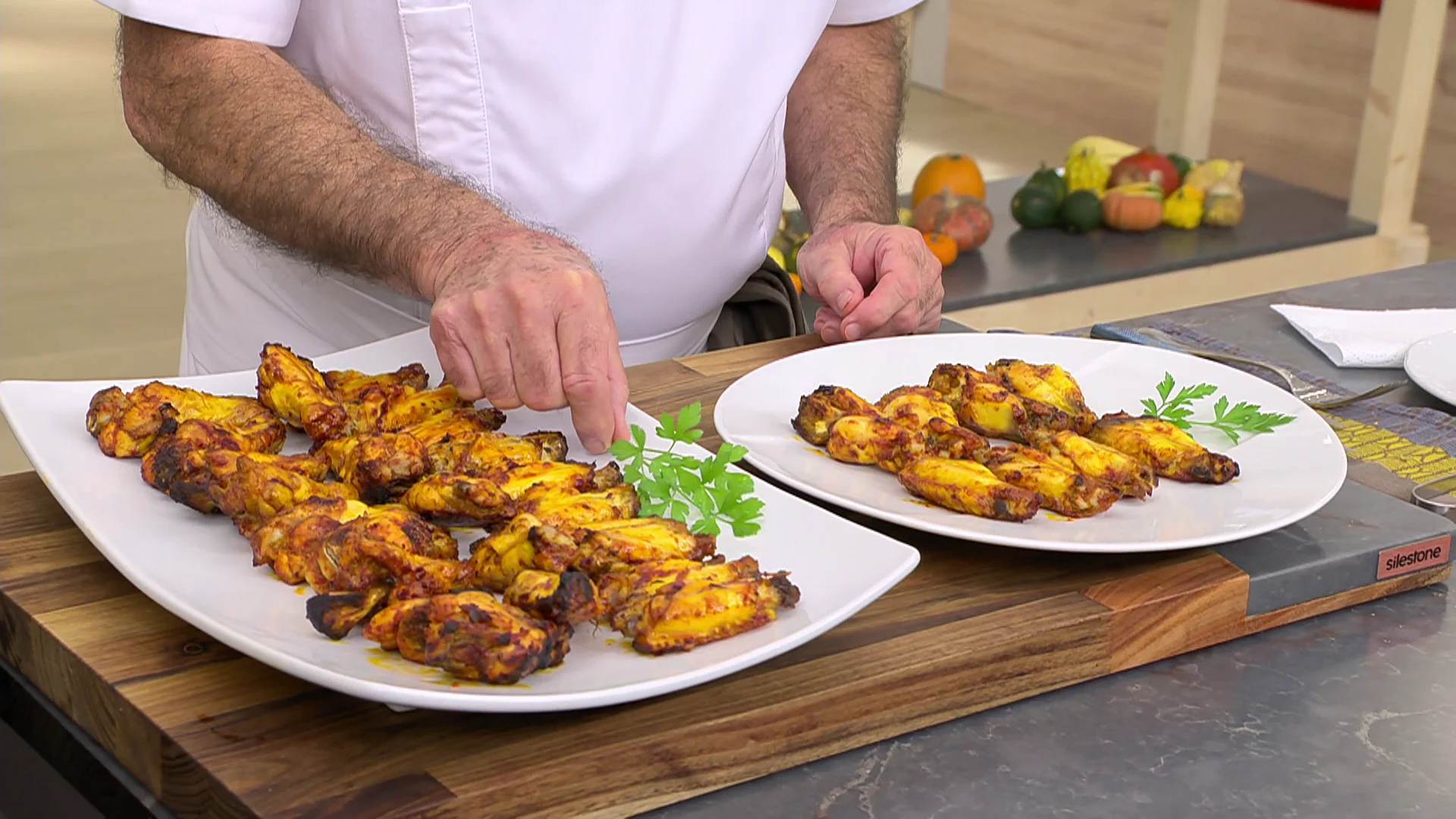 Receta sencill&iacute;sima de alitas asadas picantitas, de Argui&ntilde;ano: solo mezclar y al horno