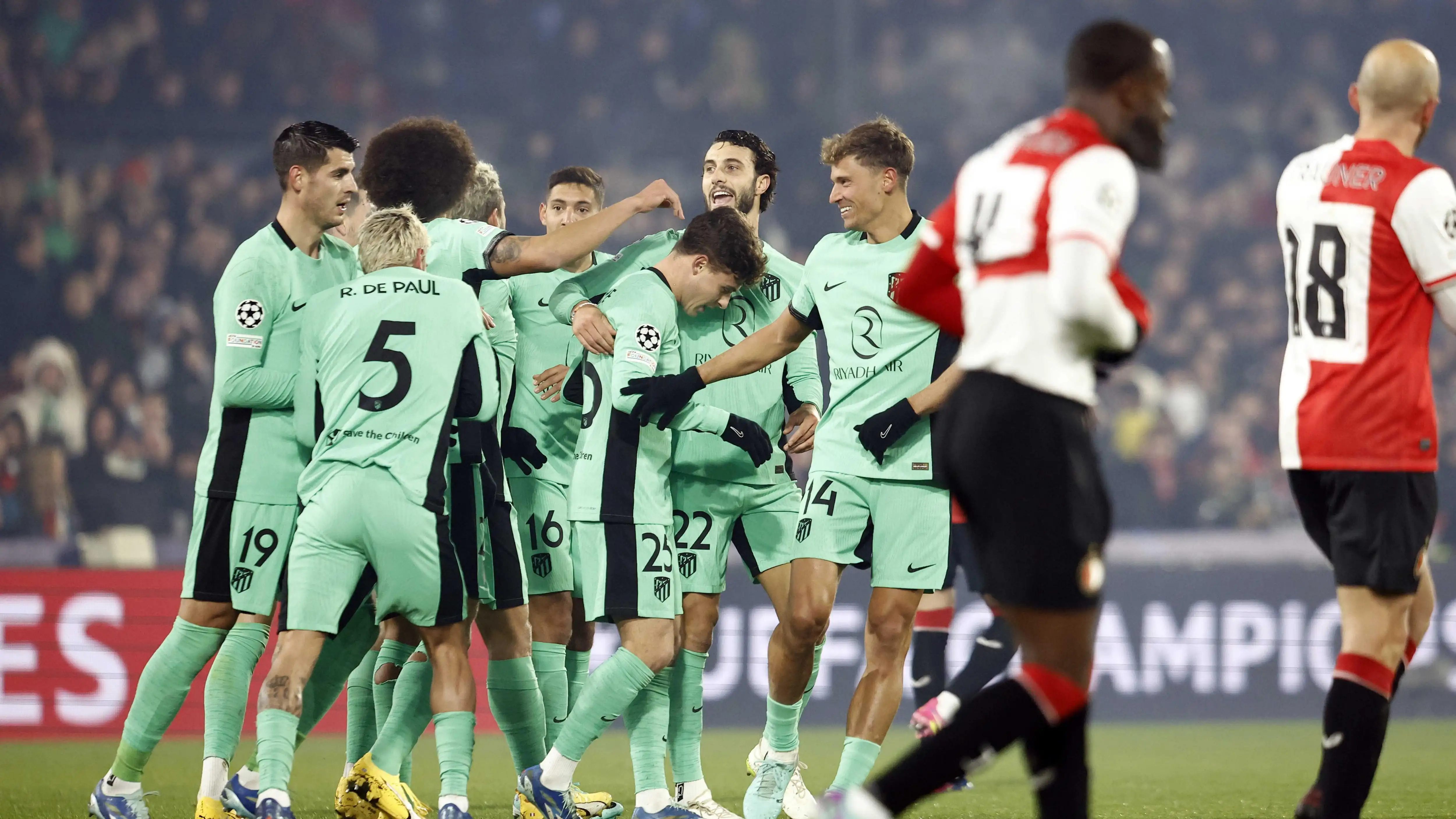 Los jugadores del Atlético de Madrid celebran un gol ante el Feyenoord Los jugadores del Atlético de Madrid celebran un gol ante el Feyenoord