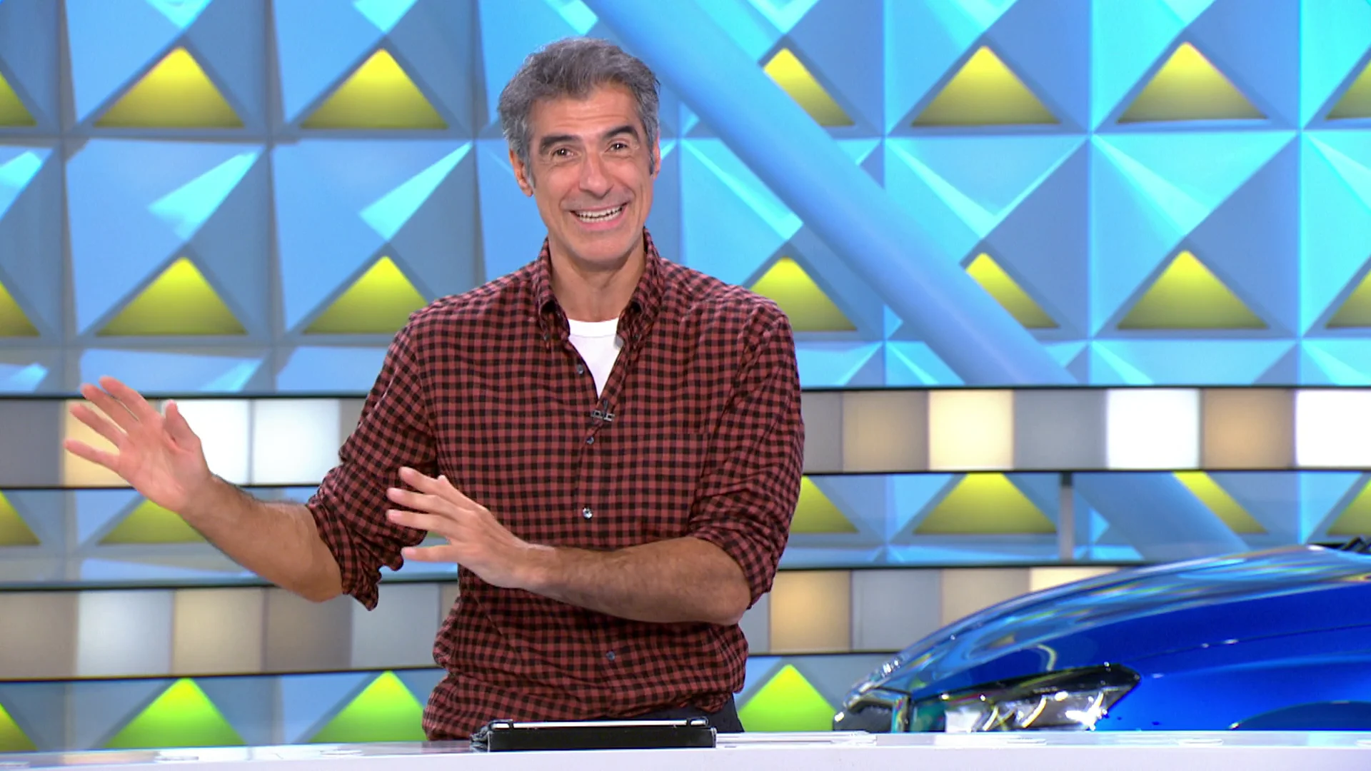 Jorge Fern&aacute;ndez advierte a las parejas del peligro de usar las frases cursis de La ruleta: &ldquo;No os confund&aacute;is&rdquo;