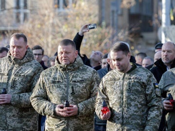 Teniente general Kirilo Budanov, jefe de la Inteligencia militar de Ucrania, a la derecha.