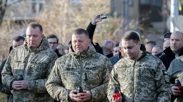 Teniente general Kirilo Budanov, jefe de la Inteligencia militar de Ucrania, a la derecha.