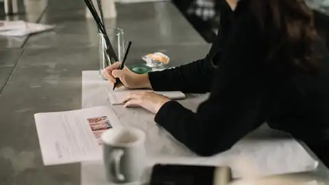 Mujer trabajando Mujer trabajando