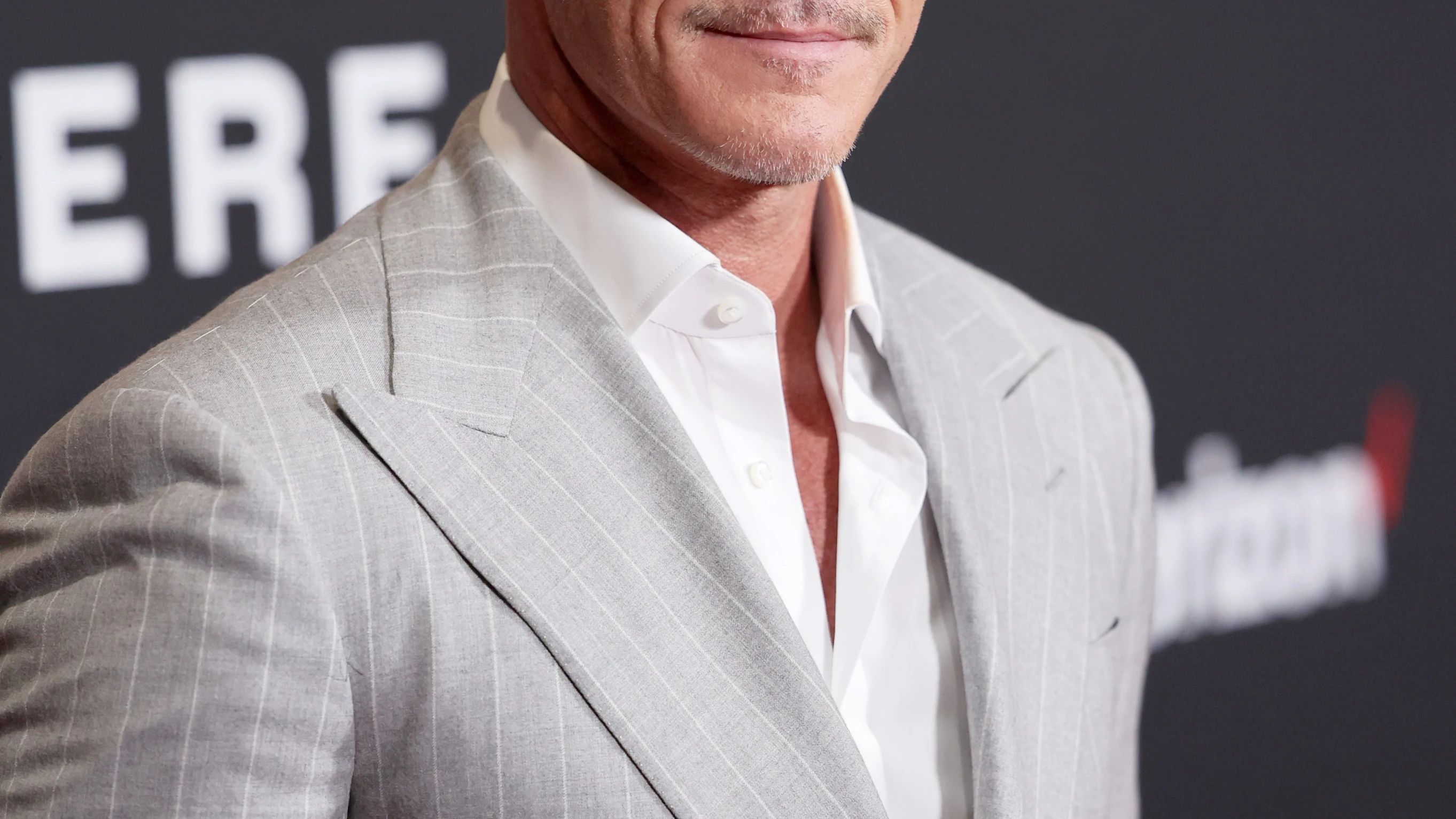 Luke Evans en la premiere de Pinocchio en California