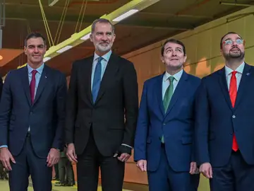 Pedro Sánchez, Felipe VI, Alfonso Fernández Mañueco y Adrián Barbón Pedro Sánchez, Felipe VI, Alfonso Fernández Mañueco y Adrián Barbón
