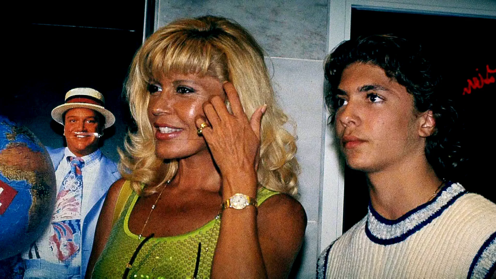 Hablamos con el entorno de Bárbara Rey y Ángel Cristo tras las declaraciones de su hijo: "Está mintiendo por dinero" Hablamos con el entorno de Bárbara Rey y Ángel Cristo tras las declaraciones de su hijo: "Está mintiendo por dinero"