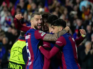 Íñigo Martínez, Pedri, Cancelo y Joao Félix celebran un gol ante el Oporto (2-1) Íñigo Martínez, Pedri, Cancelo y Joao Félix celebran un gol ante el Oporto (2-1)