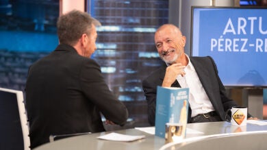 ¿Ha influido Pérez-Reverte en la inclusión de chunda-chunda en la RAE? El académico lo aclara
