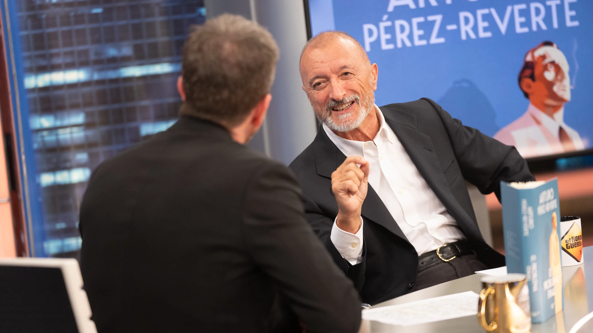 El problema de Espa&ntilde;a con los extremismos seg&uacute;n Arturo P&eacute;rez-Reverte: "No es pol&iacute;tico, es de educaci&oacute;n y de cultura"