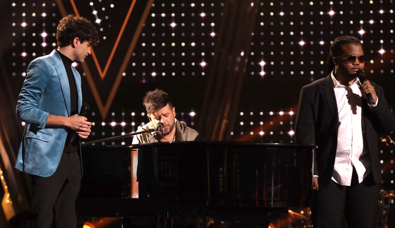 Pablo López canta por primera vez en televisión Abril sin anestesia junto a Lucas y Pablo