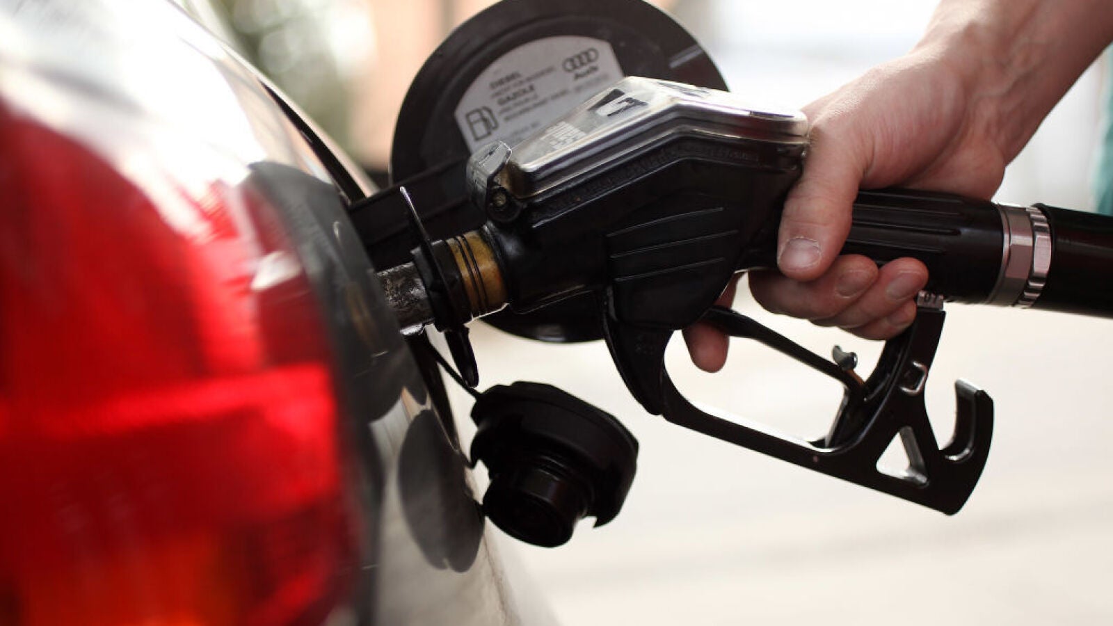 ¿Cómo afectará el conflicto de Irán a tu bolsillo? Gasolina, gas y alimentos más caros 