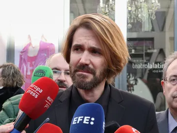 Manuel, hijo de Concha Velasco, roto de dolor tras la muerte de su madre Manuel, hijo de Concha Velasco, roto de dolor tras la muerte de su madre