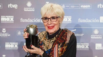 La actriz Concha Velasco recibe el premio Max Honorífico durante los premios MAX 2019