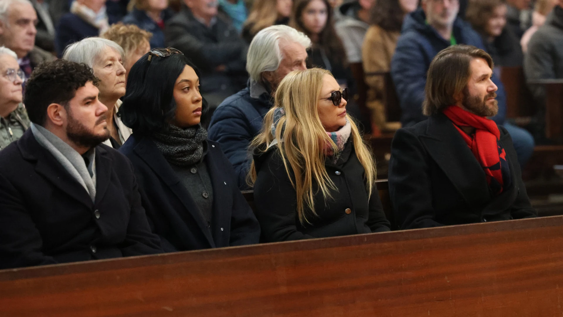 Familias de Concha Velasco en el funeral Familias de Concha Velasco en el funeral
