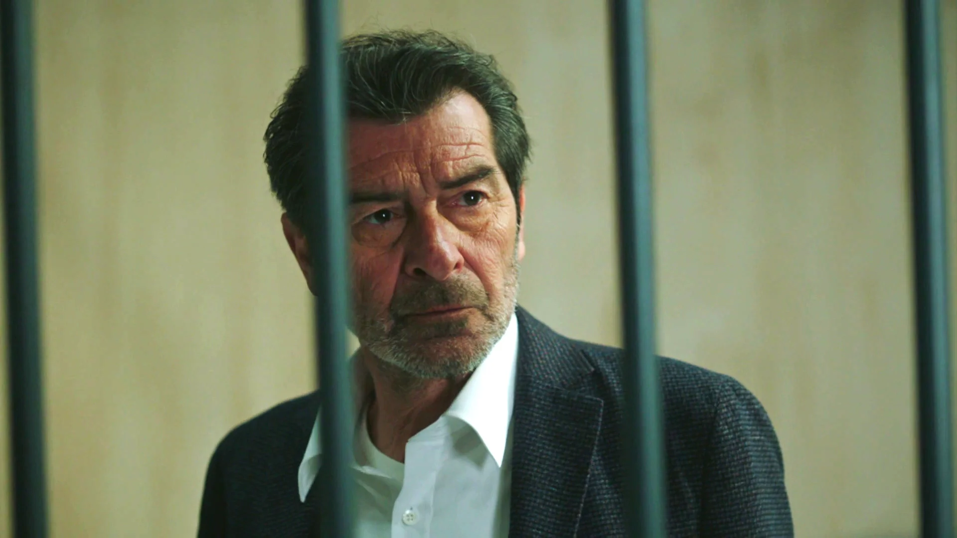 Yekta miente en su declaración y se declara culpable mientas Ömer es liberado Yekta miente en su declaración y se declara culpable mientas Ömer es liberado