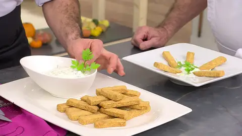 ¡Para los amantes de la comida salada! Galletas de queso, orégano y ajo con salsa tzatziki ¡Para los amantes de la comida salada! Galletas de queso, orégano y ajo con salsa tzatziki