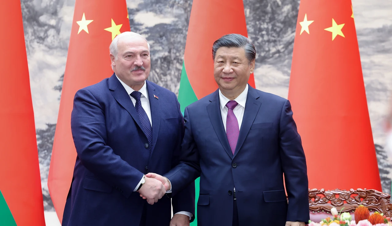 Los presidentes de China y de Bielorrusia, Xi Jinping y Alexander Lukashenko