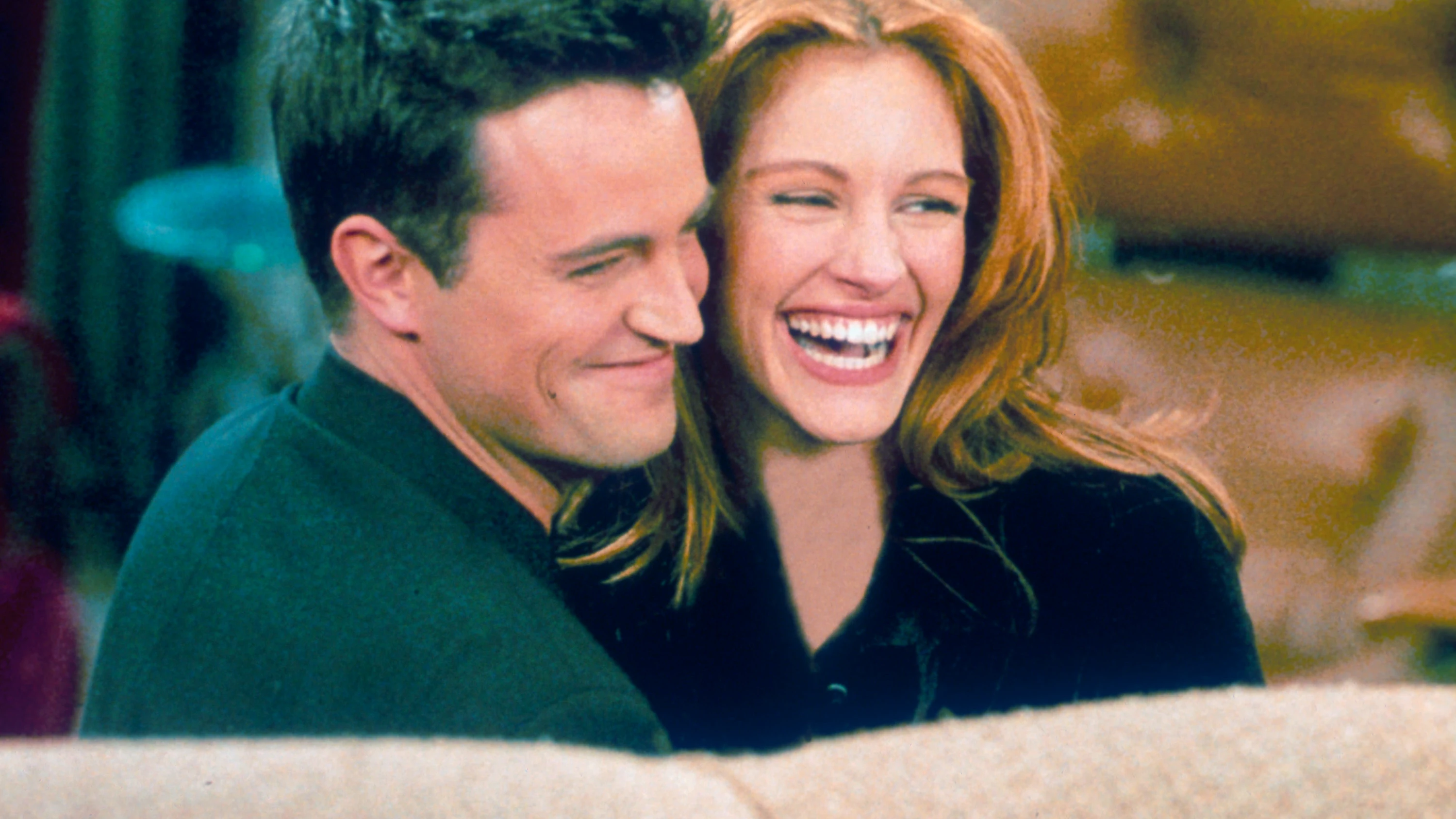 Matthew Perry y Julia Roberts en Friends
