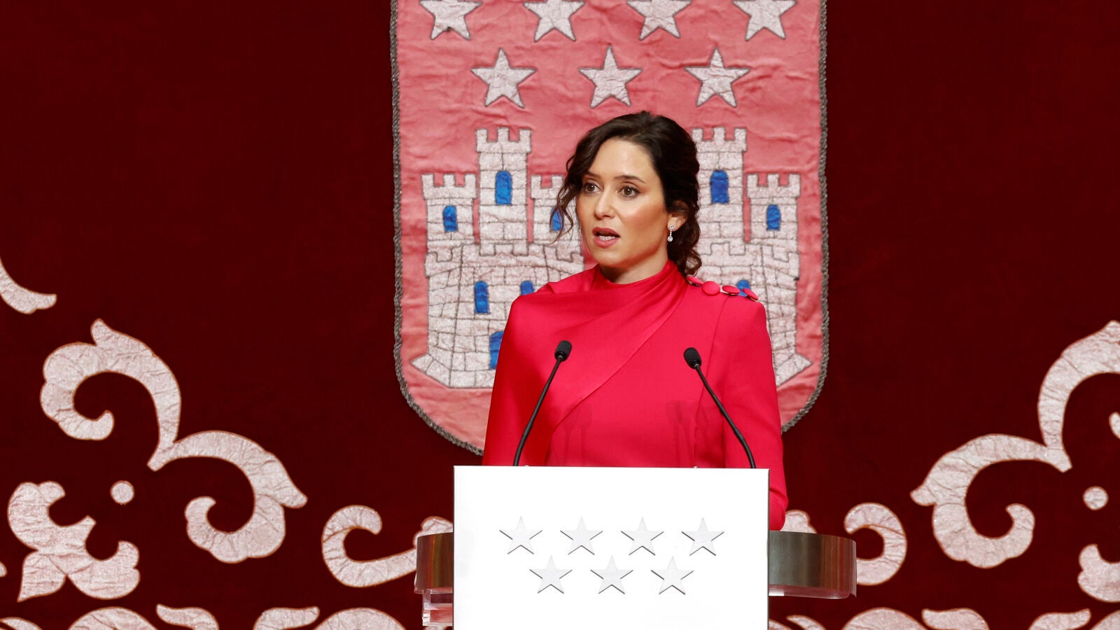 Ayuso preside el homenaje a la Constitución de la Comunidad de Madrid en plena polémica por las 'no' invitaciones al Gobierno central 