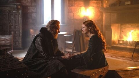 Rhys Ifans y Olivia Cooke en la temporada 2 de La Casa del Dragón
